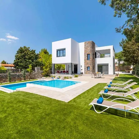 Villa Summer Light *